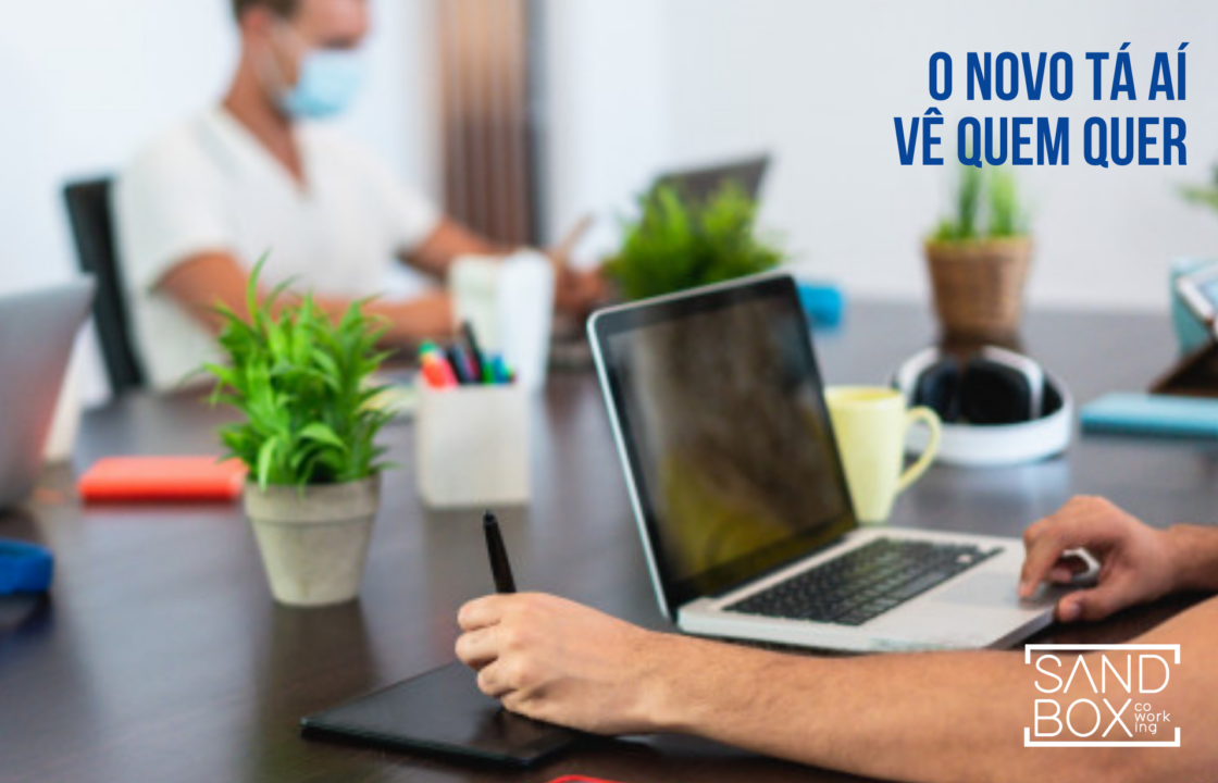 Pessoas no coworking